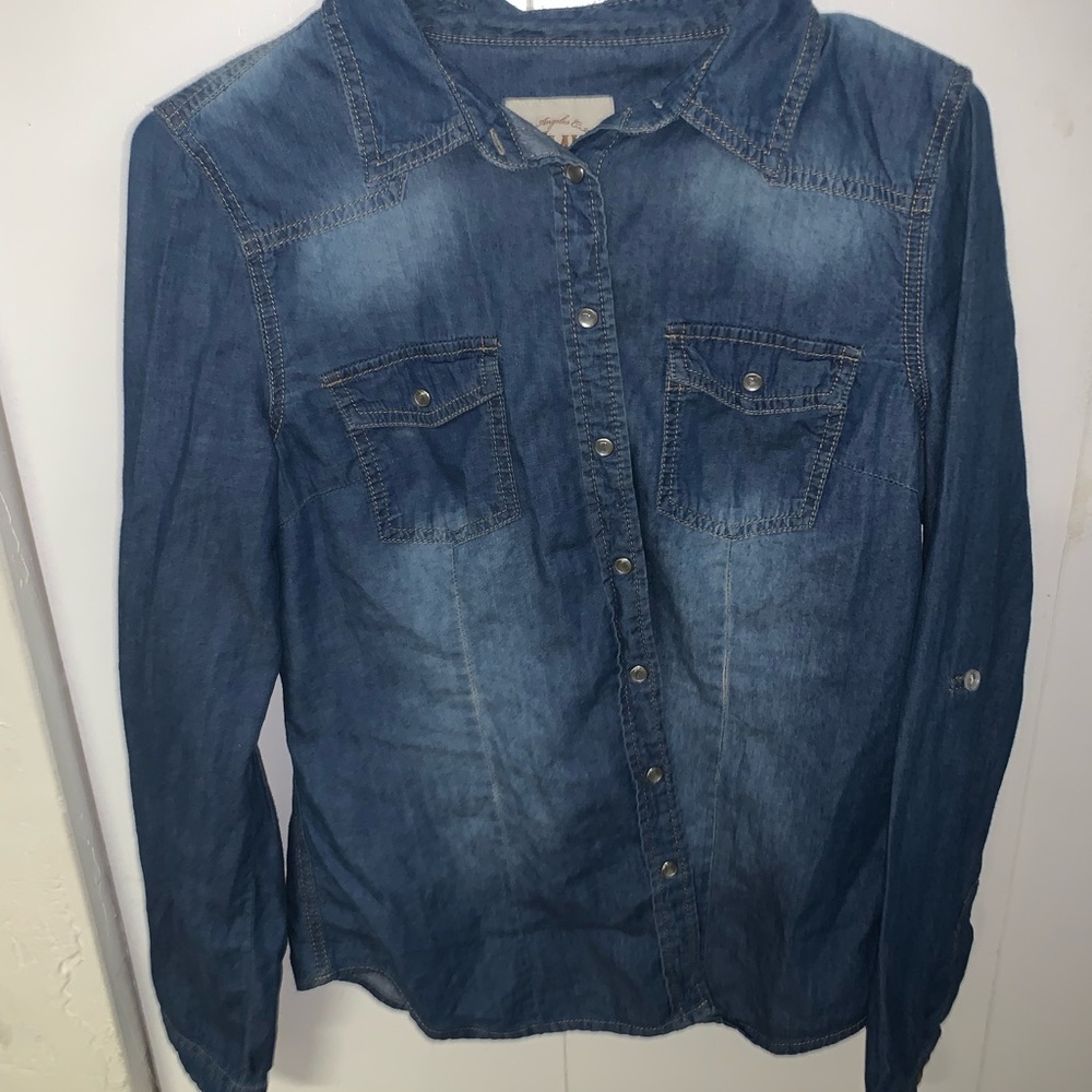 Medium button up shirt